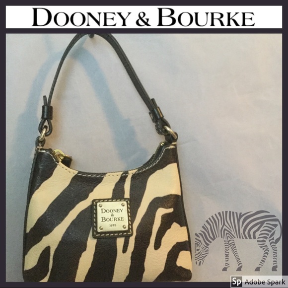 Dooney & Bourke Handbags - 🦓 RaRe❣️ Bitsy Bag Great Condition❣️Dooney Bourke